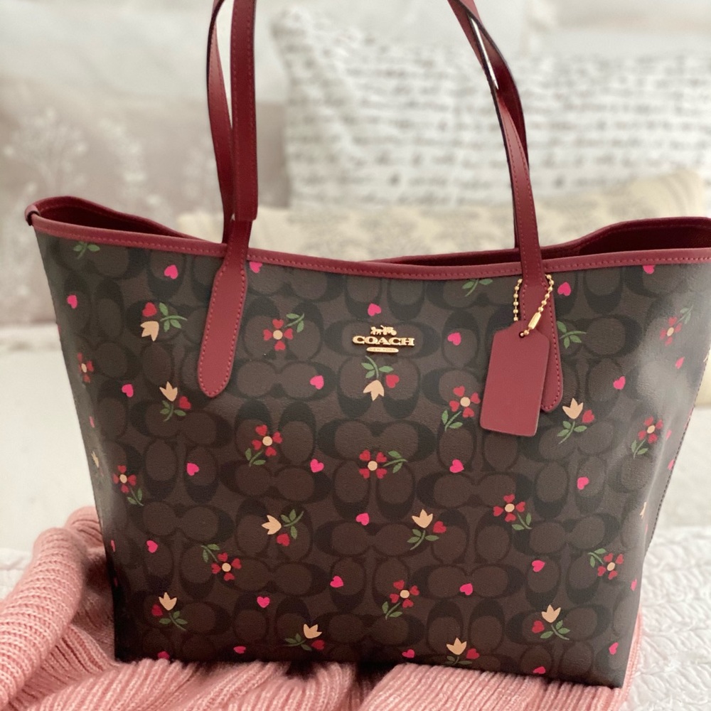 🆕 COACH | Heart City Tote, Notebook & Wristlet - Picture 4 of 16